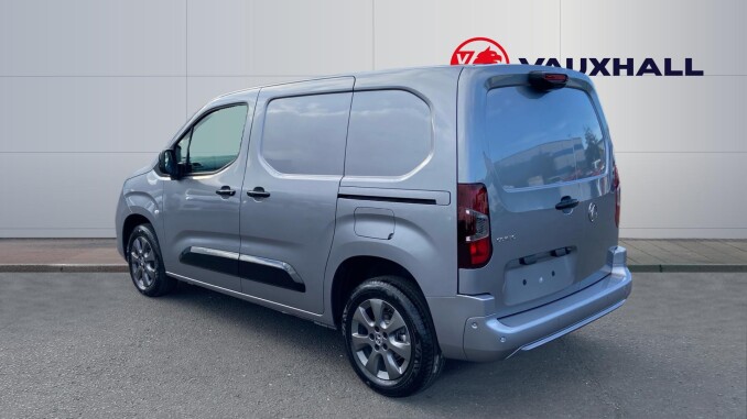 Vauxhall Combo Cargo Combo Diesel 1.5 Turbo D 100ps Pro H1 Van - Image 5